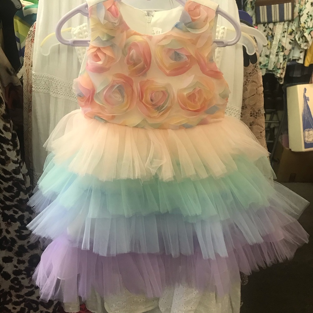 Rainbow 🌈 little girl dress size 24M